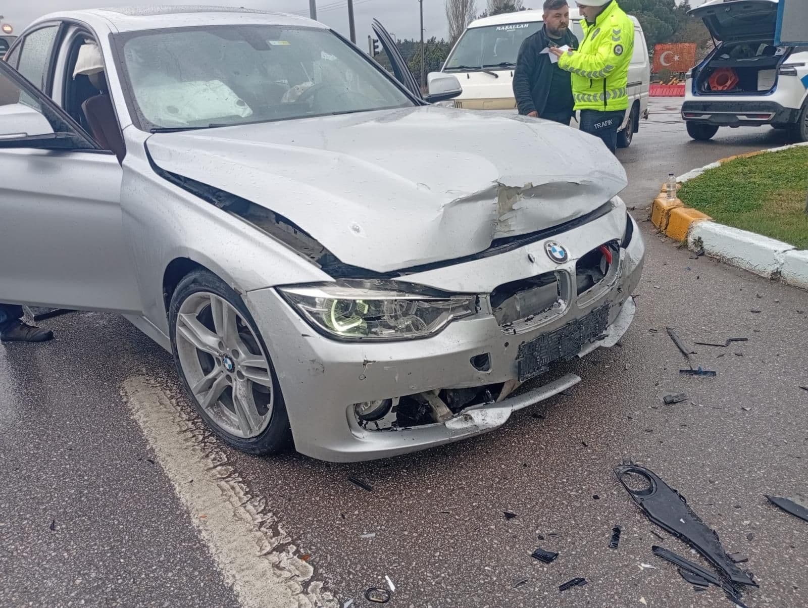 BMW 3 Serisi, ön hasarlı